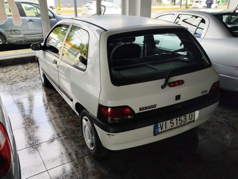 RENAULT CLIO 1.1 60CV lleno